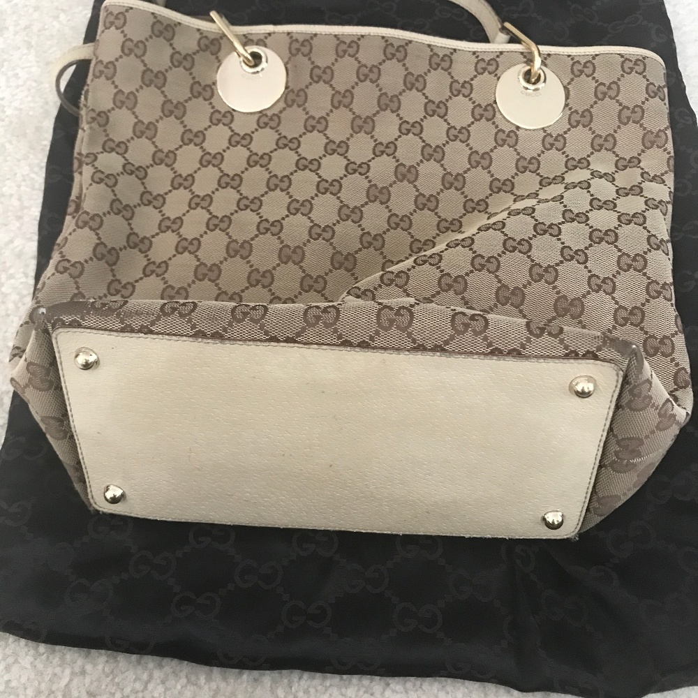 Gucci Shoulder Bag in Canvas - Picture 2 of 8